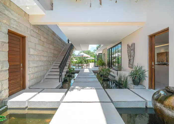 Luxury 5br - Pool, Jacuzzi, Walk & Cook Included チャングー