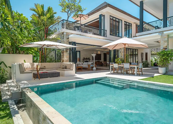 ヴィラ Luxury 5br - Pool, Jacuzzi, Walk & Cook Included チャングー