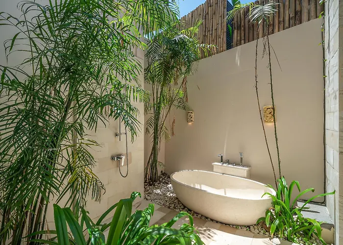 Luxury 5br - Pool, Jacuzzi, Walk & Cook Included ヴィラ *
