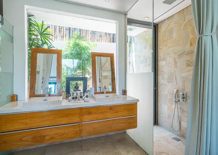 Luxury 5br - Pool, Jacuzzi, Walk & Cook Included チャングー