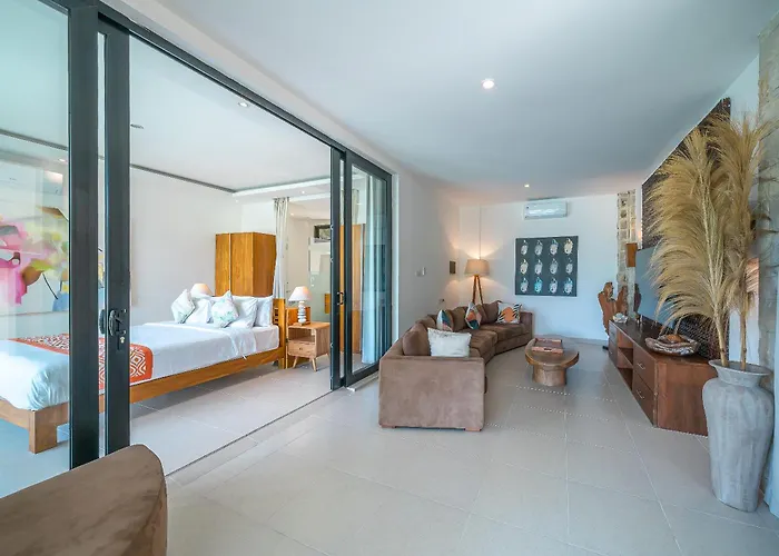 Luxury 5br - Pool, Jacuzzi, Walk & Cook Included