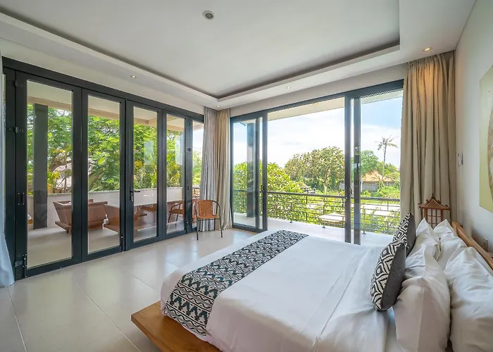 Luxury 5br - Pool, Jacuzzi, Walk & Cook Included
