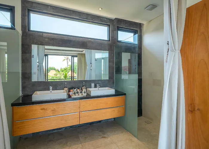 ヴィラ Luxury 5br - Pool, Jacuzzi, Walk & Cook Included *