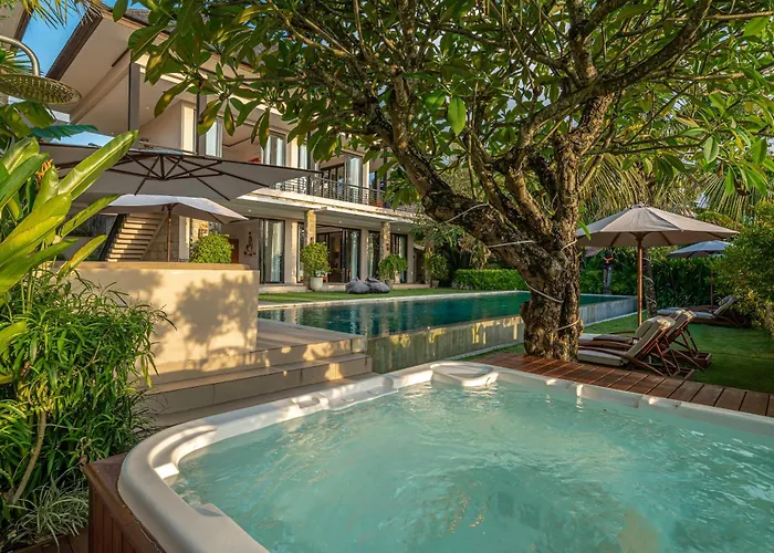 Luxury 5br - Pool, Jacuzzi, Walk & Cook Included * チャングー
